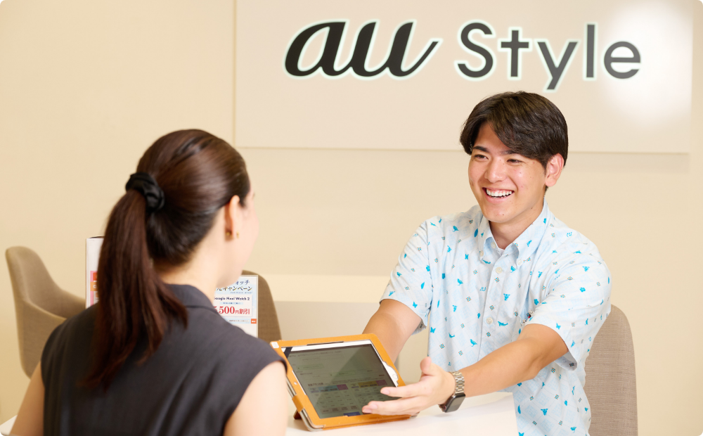 お客様と話をしている様子